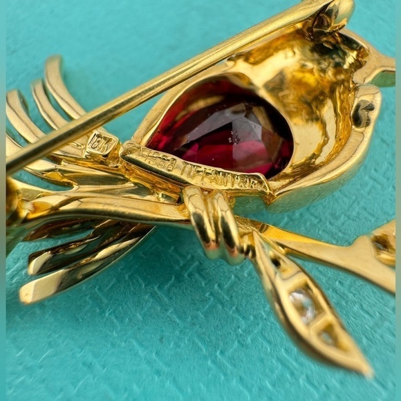 Vtg. Tiffany & Co. Garnet Bird Brooch 18k Yellow Gold 1988 - Picture 3 of 7